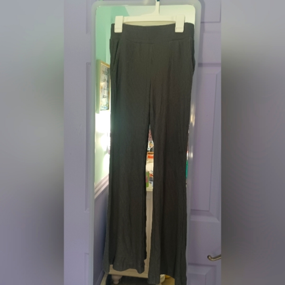 GAP girls grey ribbed flare pants